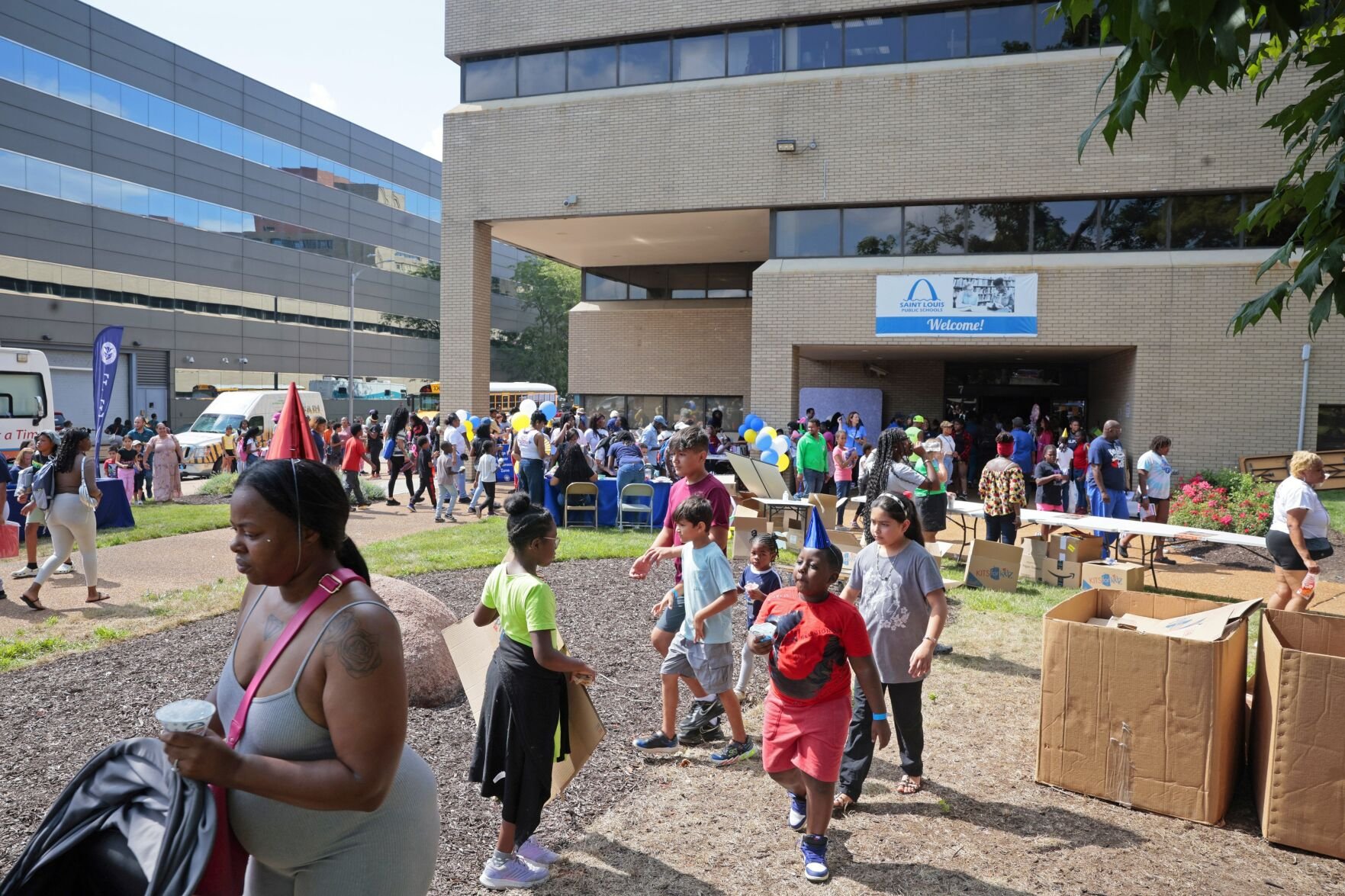 SLPS's annual back-to-school fair outside district HQ